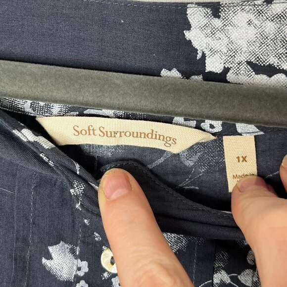 Soft Surroundings Sheer Silk Satin Leaves Hi-Low Tunic‎ Blouse Blue Button Up 2X - Picture 6 of 10